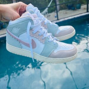 Nike DZ5361-100 Air Jordan 1 Retro Mid SE Sneakers Pastel Multicolor 7y